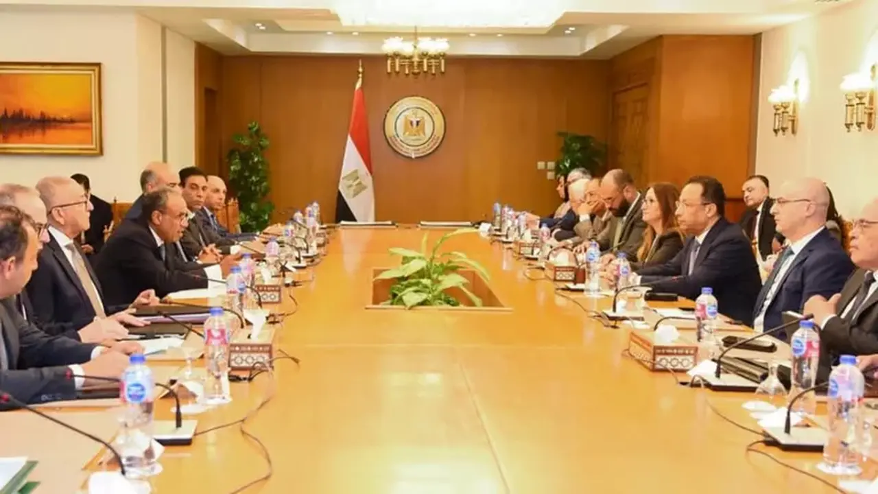 تمديد فترة إعفاء هواتف المصريين بالخارج إلى 120 يوماً بداية من أبريل